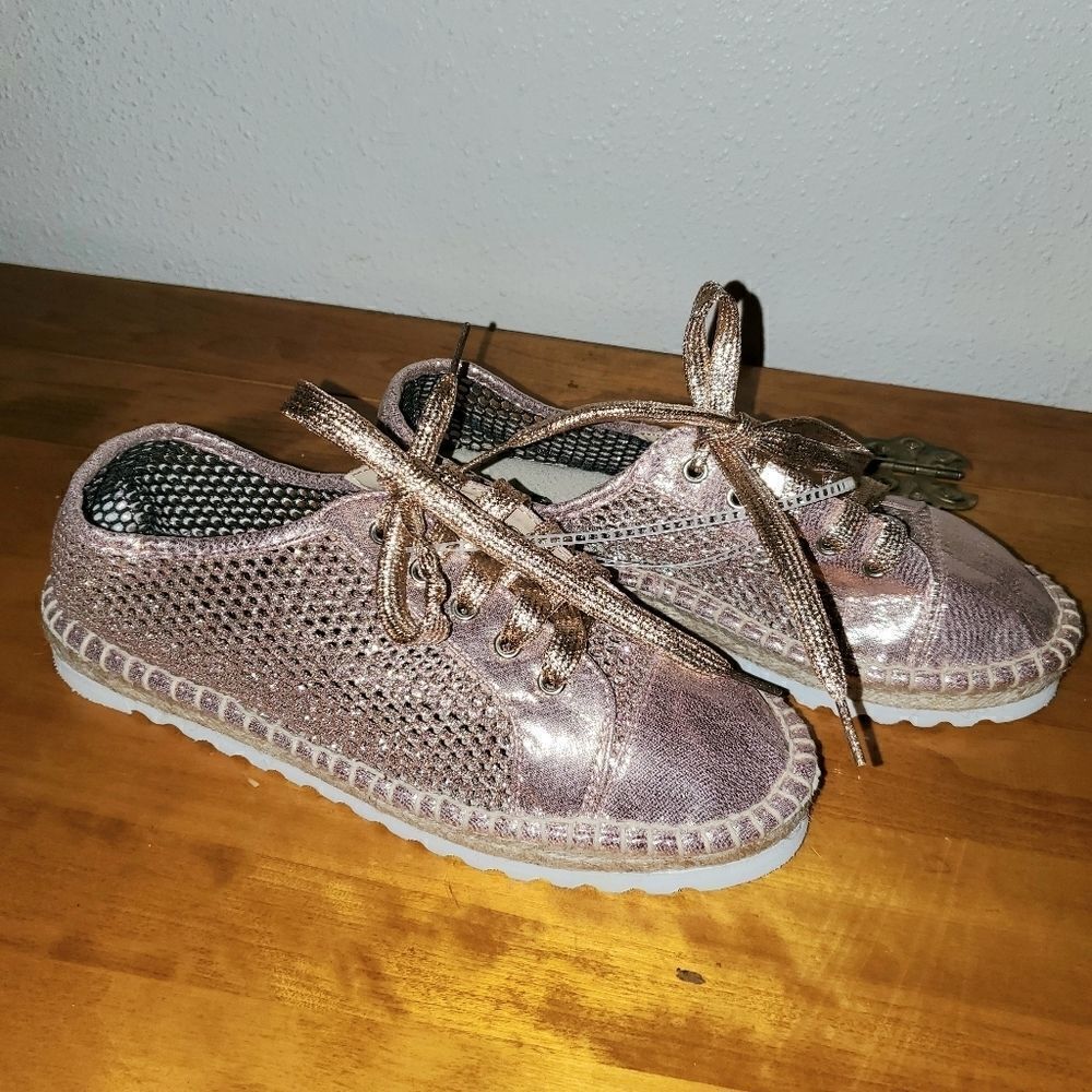 Aldo NWOT Gold Sneakers Size 9